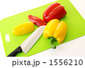 1556210