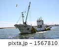 1567810