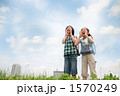 叫ぶ２人の小学生