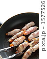 にんじんの豚バラ肉巻きの調理シーン