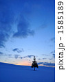 1585189