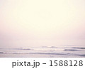 海の色