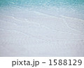 海の色