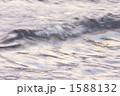 海の色