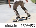 1609453