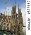 1627667