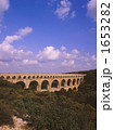1653282