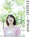 1660618