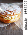 バタークリームのシュークリーム（縦）