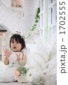 1702555