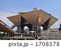 青空にそびえたつ東京ビッグサイト