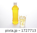 緑茶のペットボトル