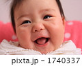 えくぼの赤ちゃん