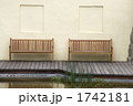 並ぶ椅子