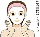フェイスパックをする女性