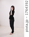 女性と携帯電話