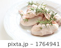 下準備中のハーブチキン