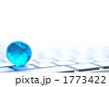 1773422