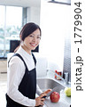 キッチン 料理 女性