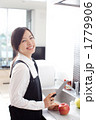 キッチン 料理 女性