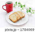 ラスクとホットコーヒー