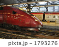 大雪の中 ブリュッセル中央駅に到着した国際特急列車 タリス