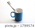 歯ブラシとカップ