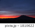 秋空と岩木山