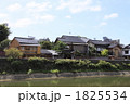1825534