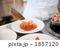 エビチリを作っている