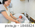 生後5日目の新生児の沐浴