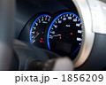 乗用車の計器盤
