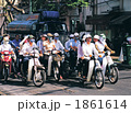 バイクに乗る人びと