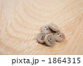 1864315