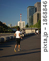 皇居を走る女性105 皇居を走る女性105