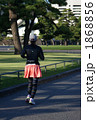 皇居を走る女性１０３
