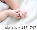 可愛い赤ちゃんの足