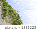 1885223