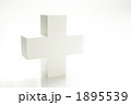1895539