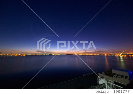 横浜港 夜景 朝焼け