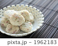 なべの具のすみれイカ団子