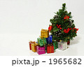 クリスマスツリーとプレゼント