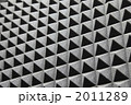 2011289