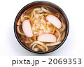素うどん・かまぼこ乗せ