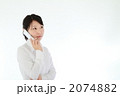 通話する女性