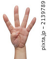 ４