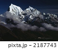 チョラツェ左(6440m)とタウツェ(6501m)　ゴーキョピークより