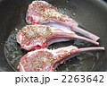 調理中のラム肉