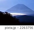 一筋の光雲
