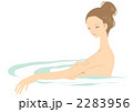 入浴をする女性